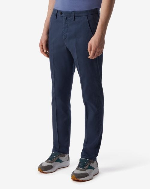 Pantalon chino bleu en gabardine stretch