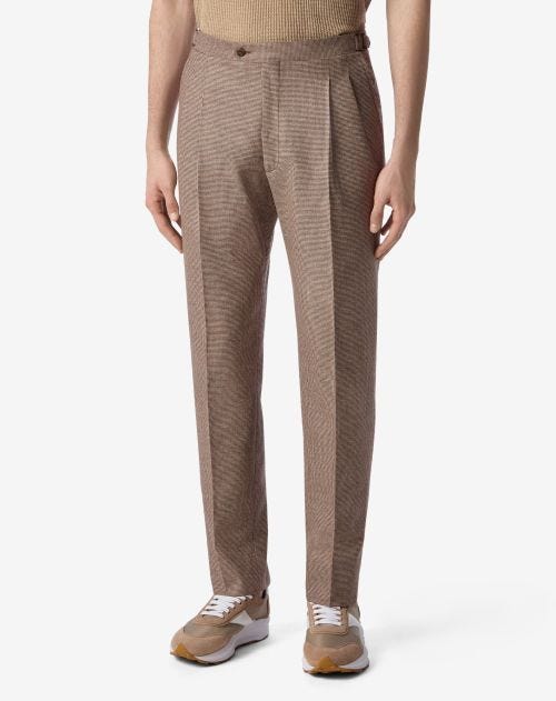 Pantaloni con 2 pince marroni in cotone stretch