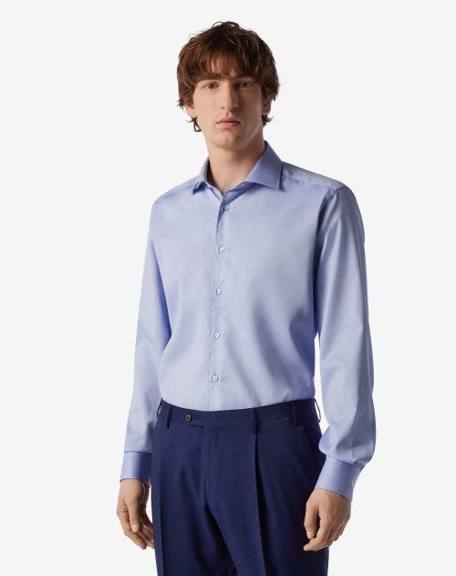 Camicia azzurra in oxford di cotone antipiega