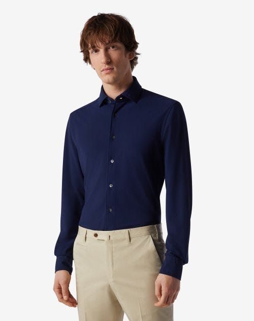 Marineblauw overhemd van technische getextureerde bi-elastische stof